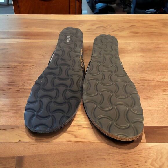 Italian Shoemakers Made In Italy size 7 Stacie Leopard sandal Slides - Picture 4 of 4